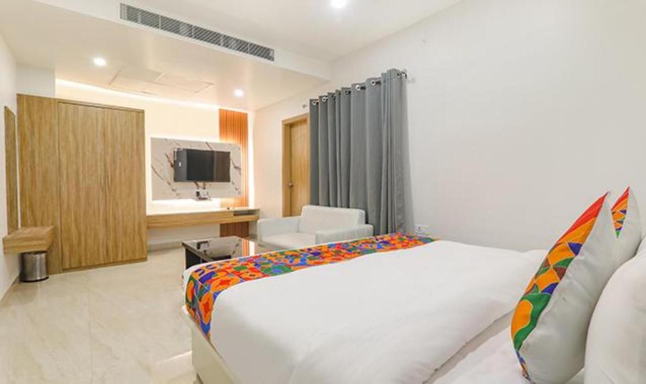 Fabhotel Golf Inn Golf Course Road Gurgaon Buitenkant foto